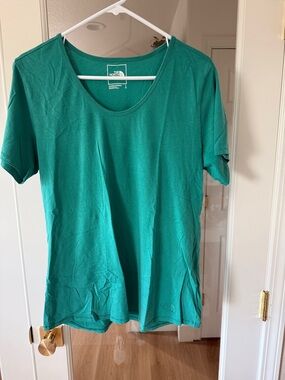 The North Face Women’s Short-Sleeve Scoop Neck Tee — Teal Green